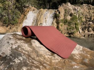 Tpe-Yoga-Mat-6mm-Wine-Color-The-Yogis